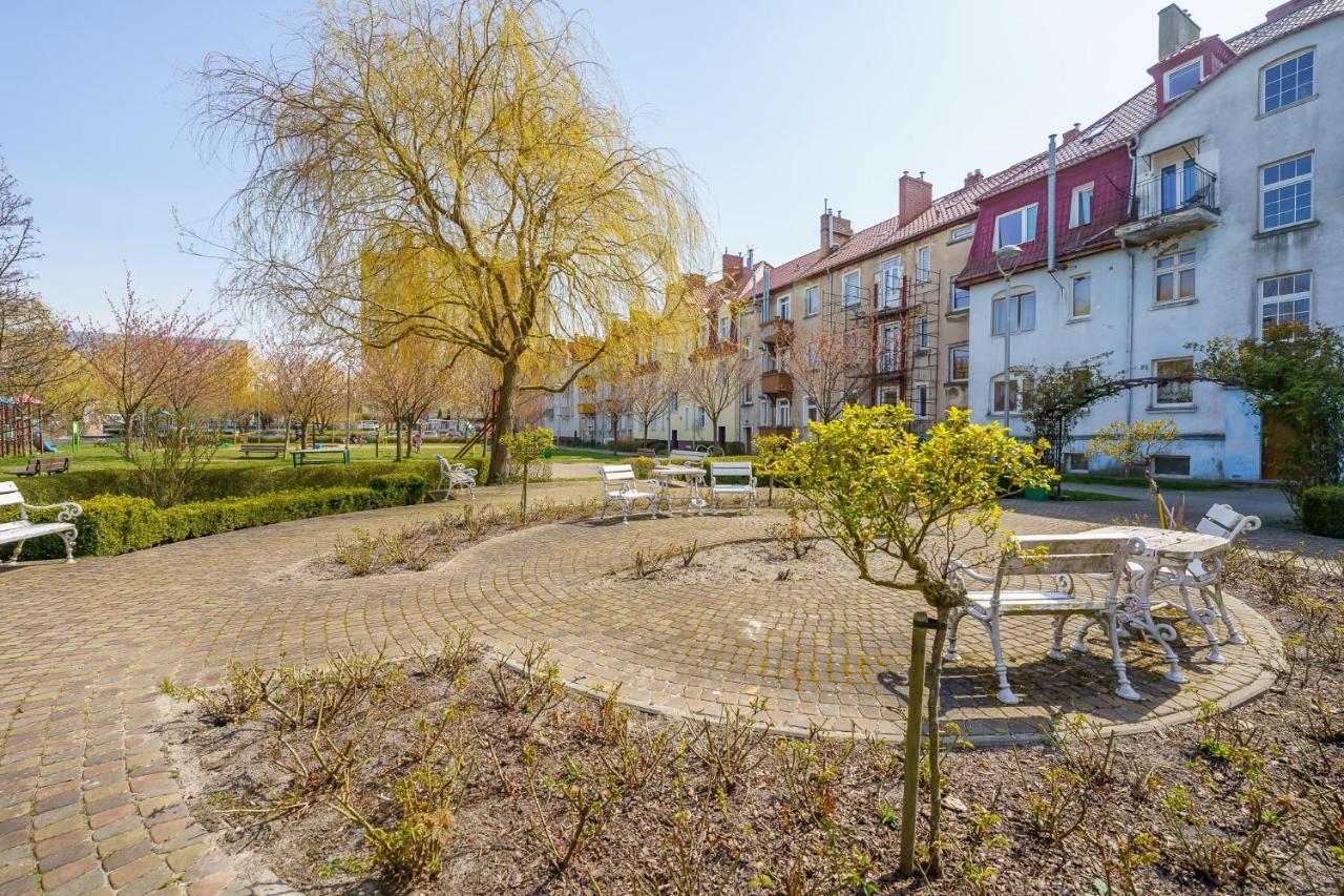 Klimatyczny Apartament Przy Bulwarze Optima Kołobrzeg Exterior foto